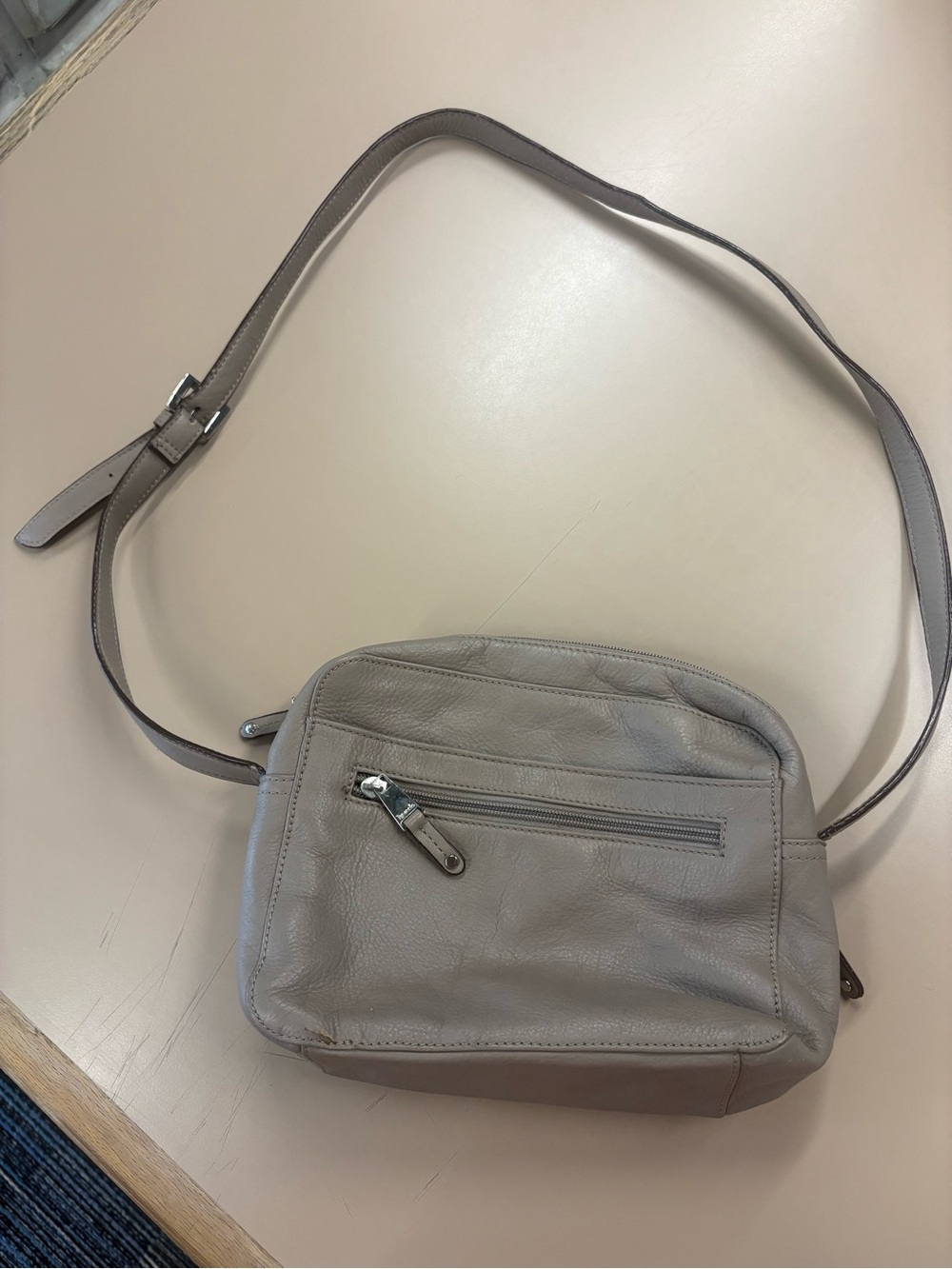 Real Leather Tan Purse Adjustable Strap Many Zipper Pockets